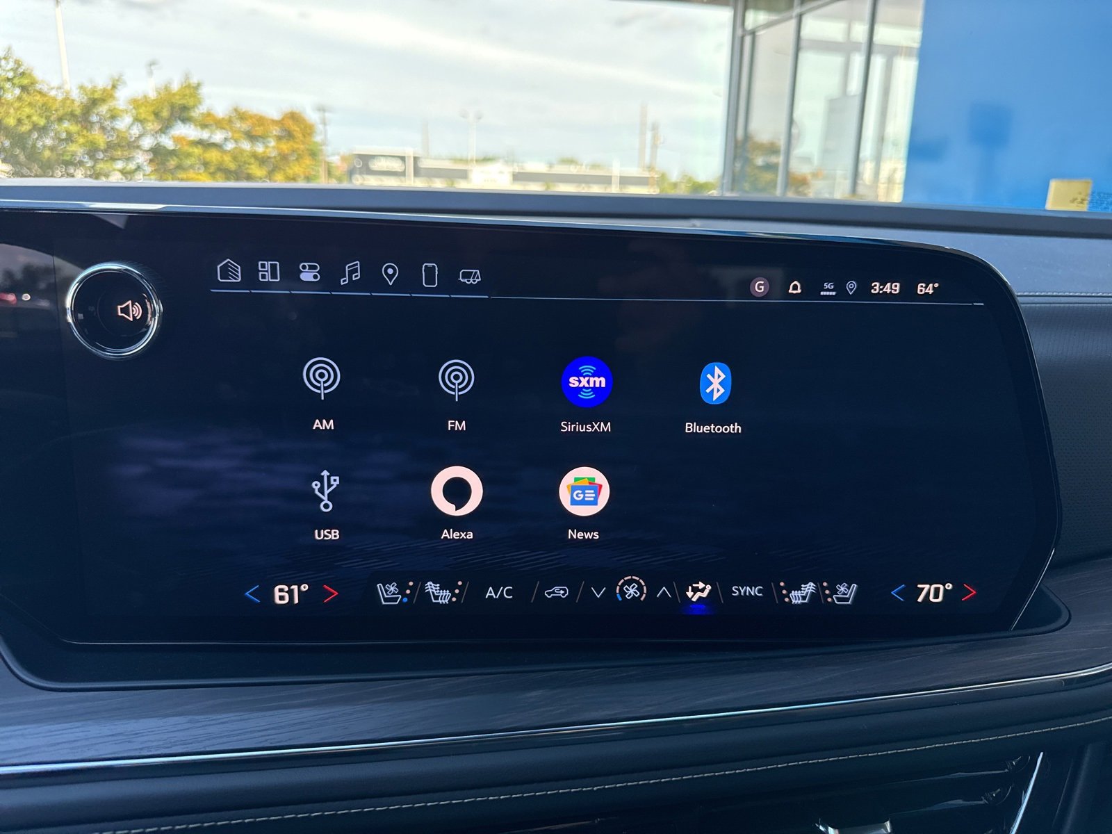 2025 Chevrolet Suburban Premier photo 22