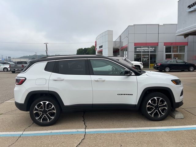 2022 Jeep Compass Limited photo 3