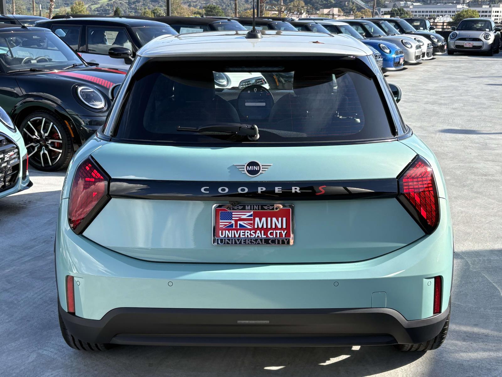 2026 Mini Cooper 4 Door Hardtop Signature photo 4