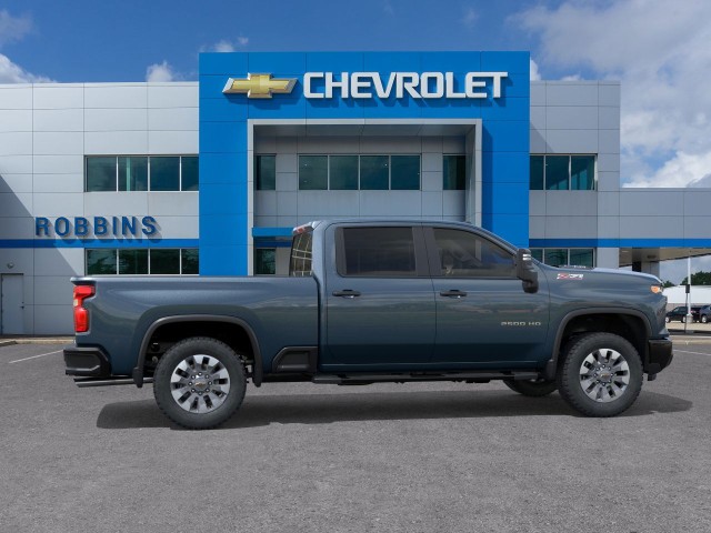 2026 Chevrolet Silverado 2500HD Custom photo 3