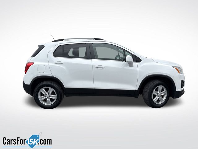 2016 Chevrolet Trax LT photo 2