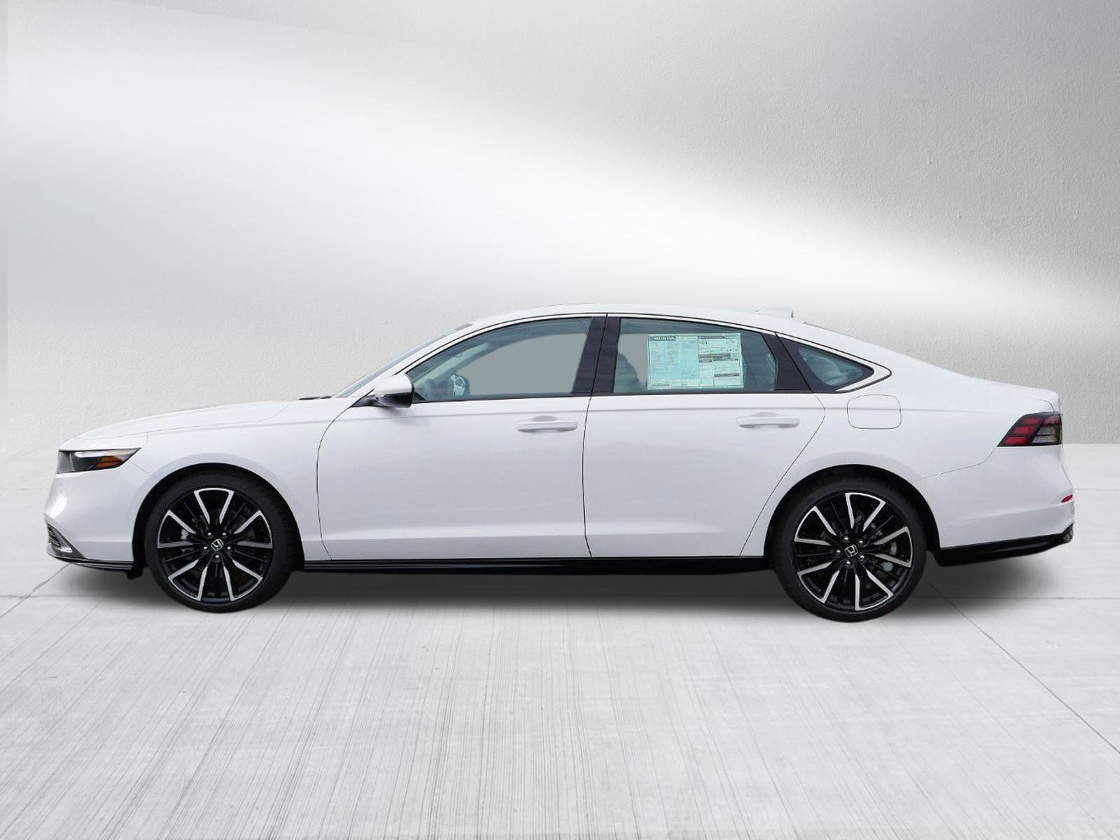 2025 Honda Accord Hybrid Touring photo 4