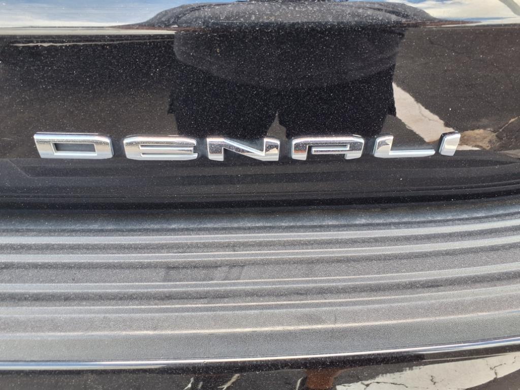 2022 Gmc Yukon Denali photo 3