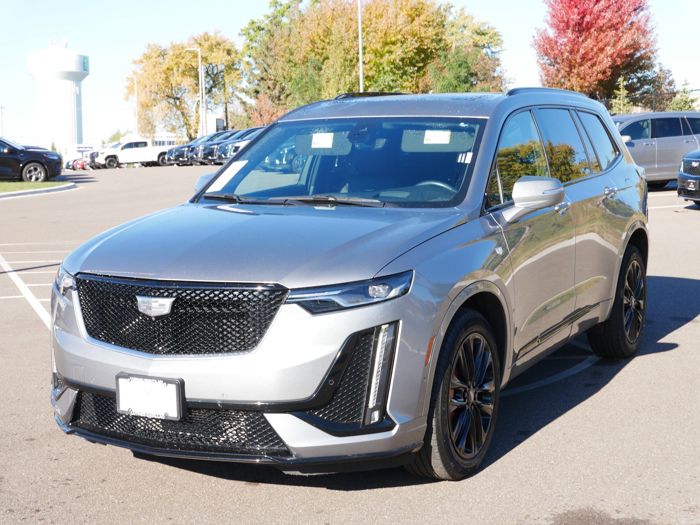 2023 Cadillac XT6 Sport photo 2