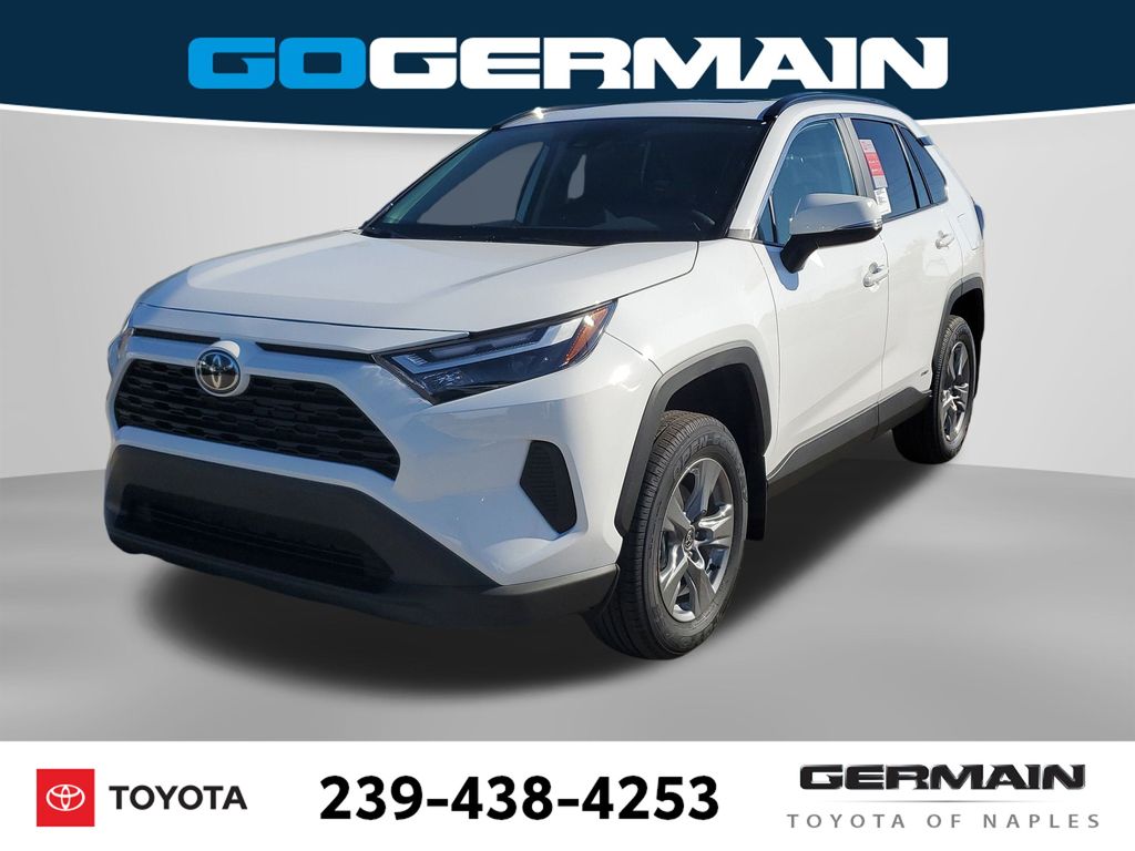 2025 Toyota RAV4 XLE's photo