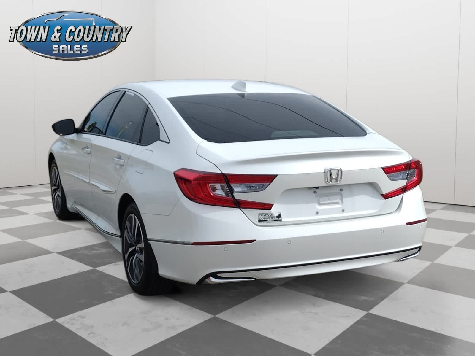 2018 Honda Accord Hybrid Touring photo 4
