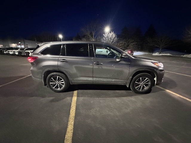 Used 2018 Toyota Highlander XLE with VIN 5TDJZRFH1JS880930 for sale in Mechanicville, NY