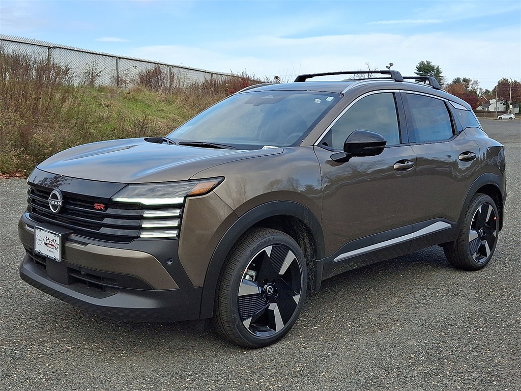 2026 Nissan Kicks SR photo 2