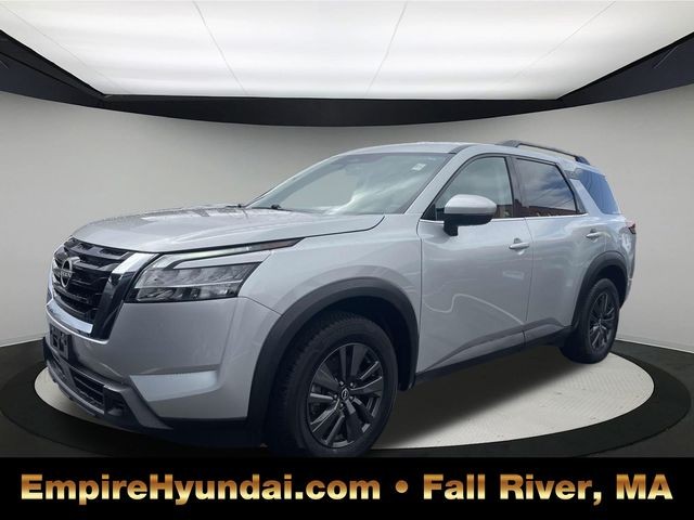 2022 Nissan Pathfinder SV