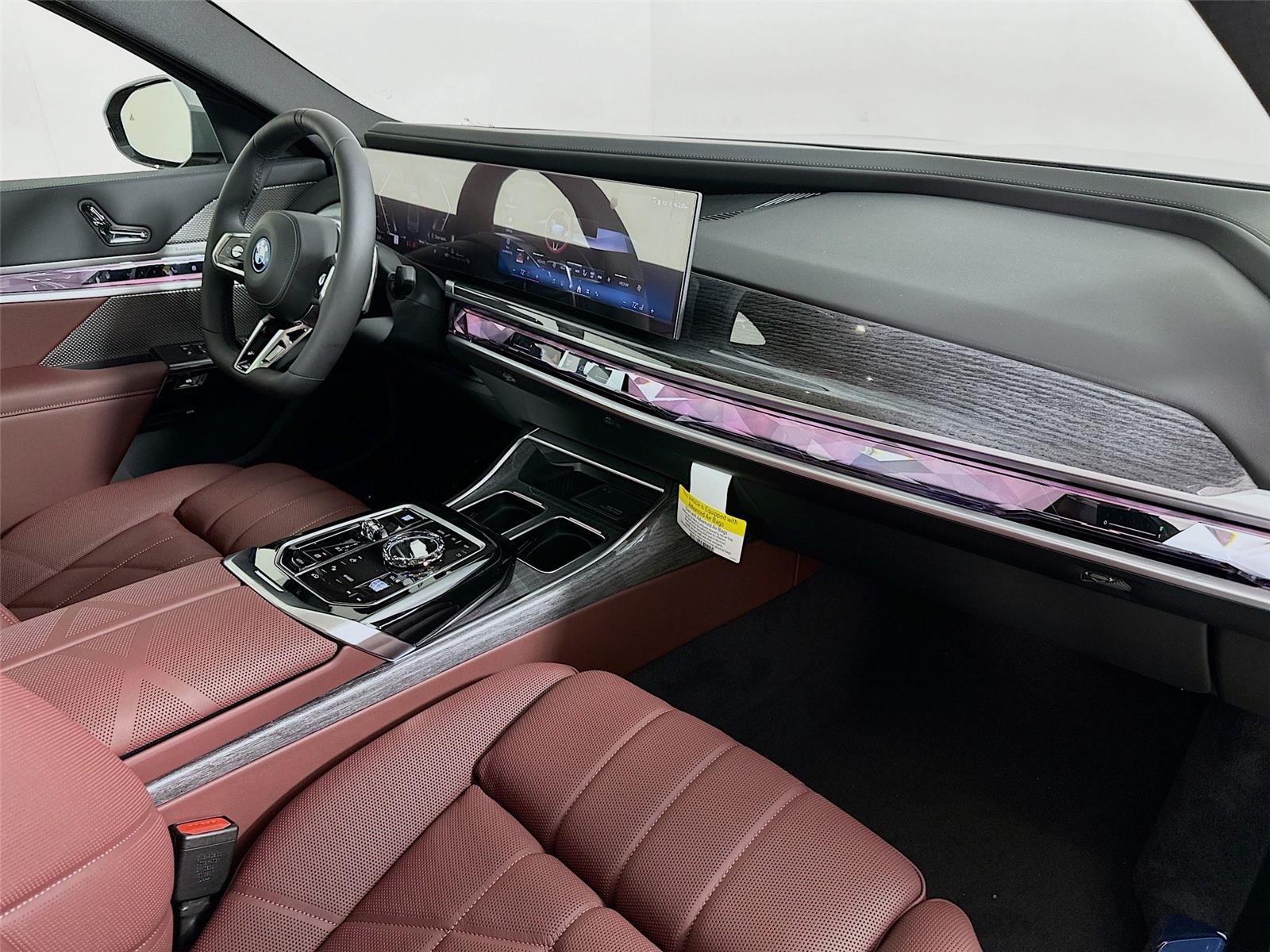 2026 Bmw 750e photo 30