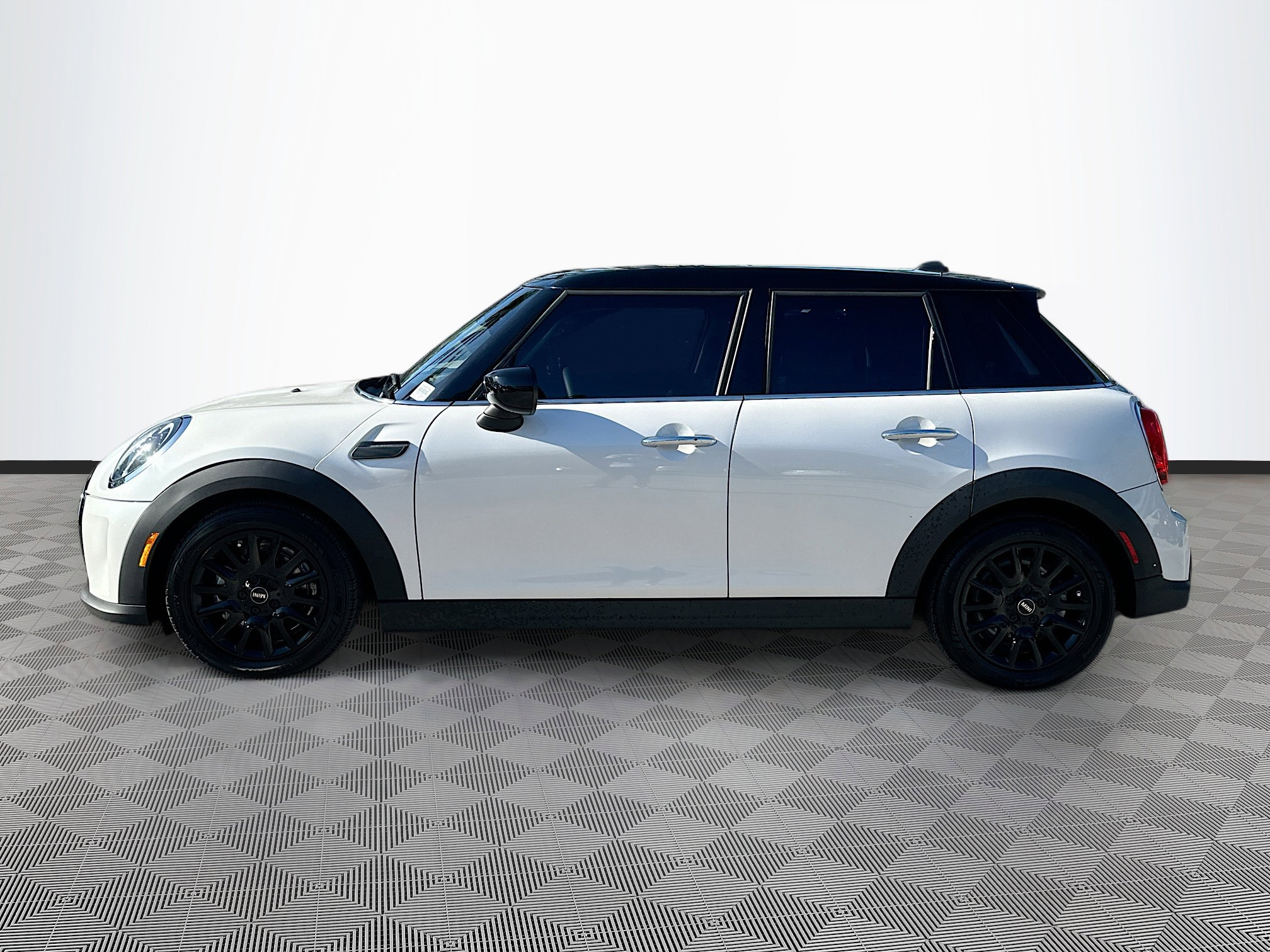 2023 Mini Cooper 4 Door Hardtop photo 4