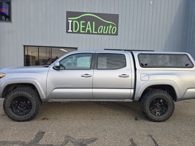 2021 Toyota Tacoma SR5's photo