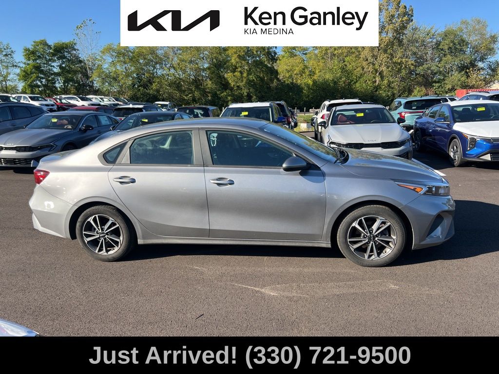 2023 Kia Forte LXS photo 4
