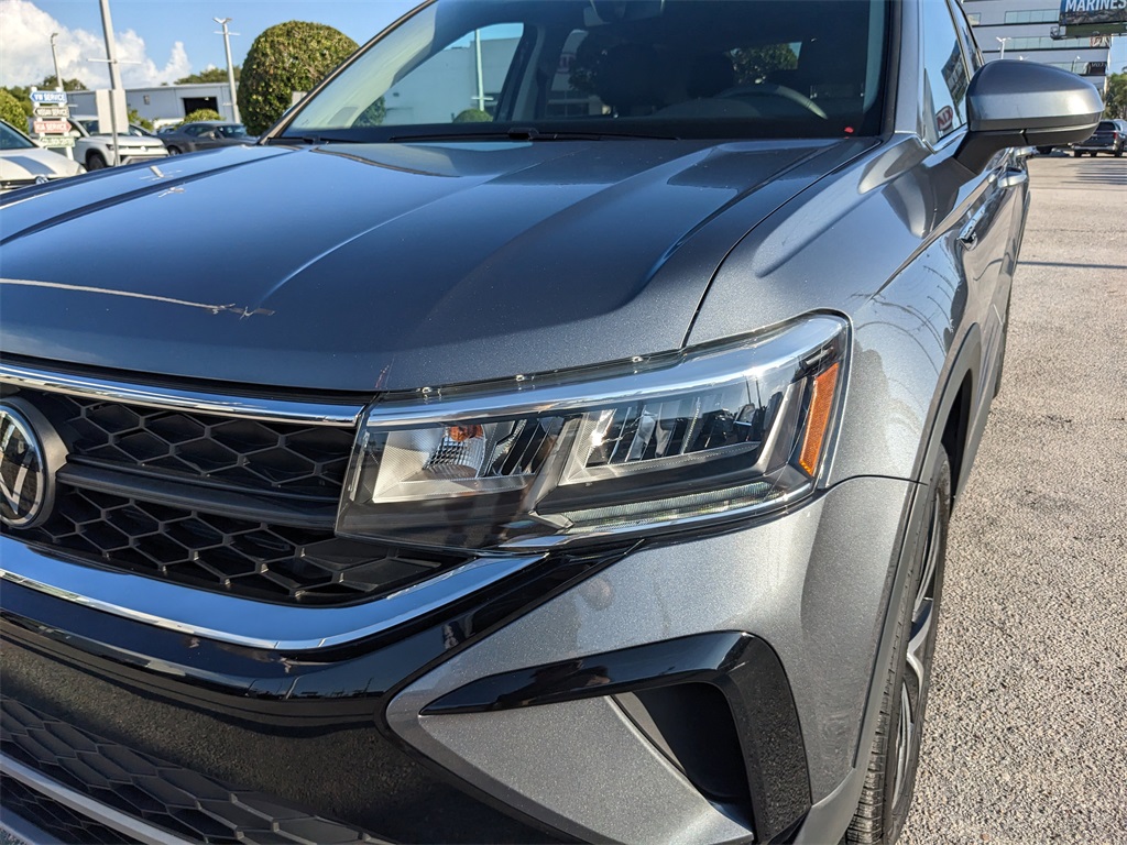 2024 Volkswagen Taos SE photo 10