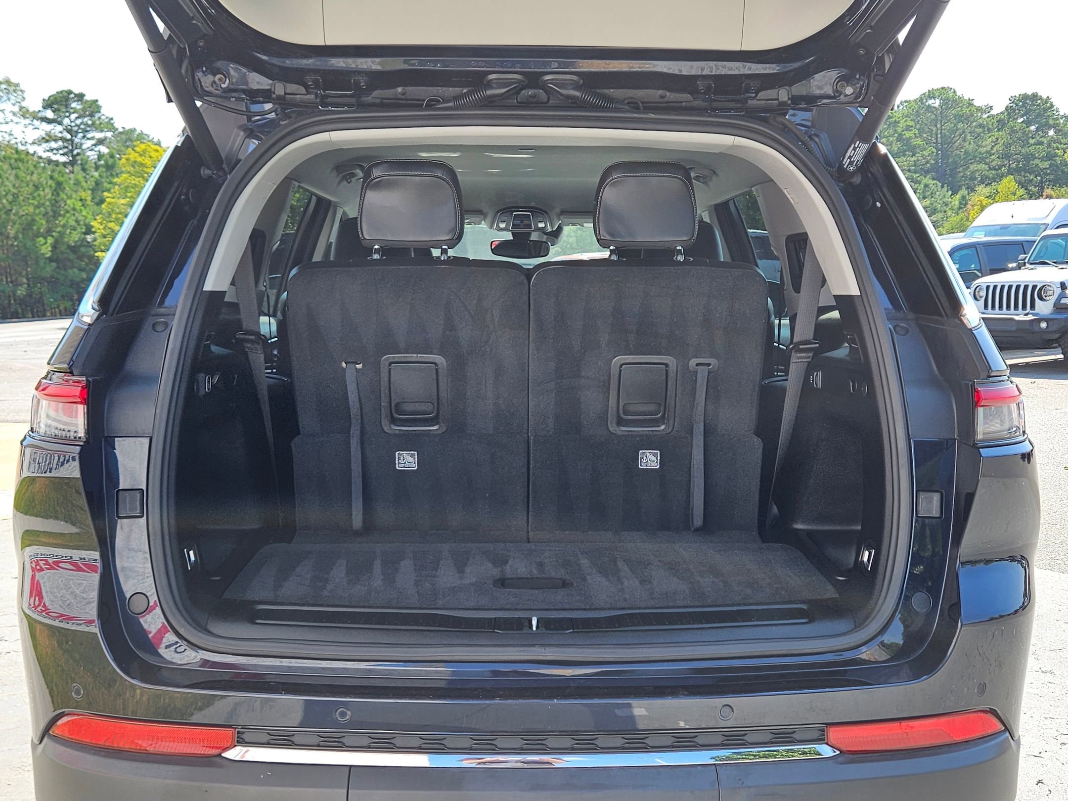 2023 Jeep Grand Cherokee Limited photo 30