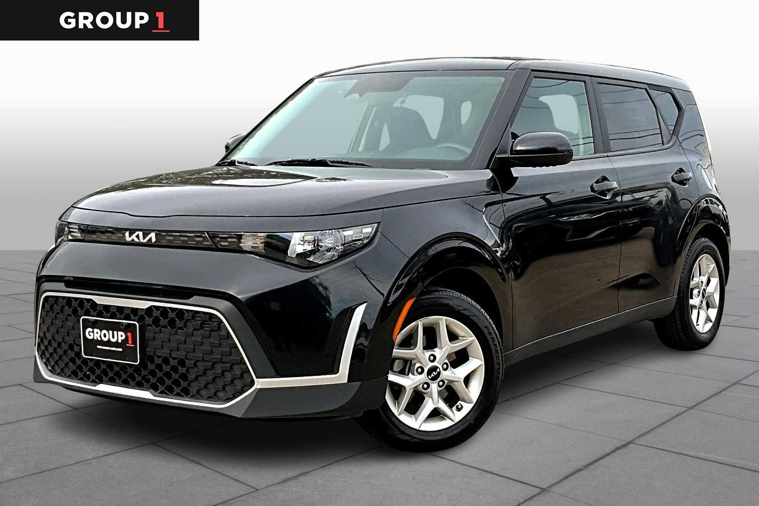 2023 Kia Soul LX's photo