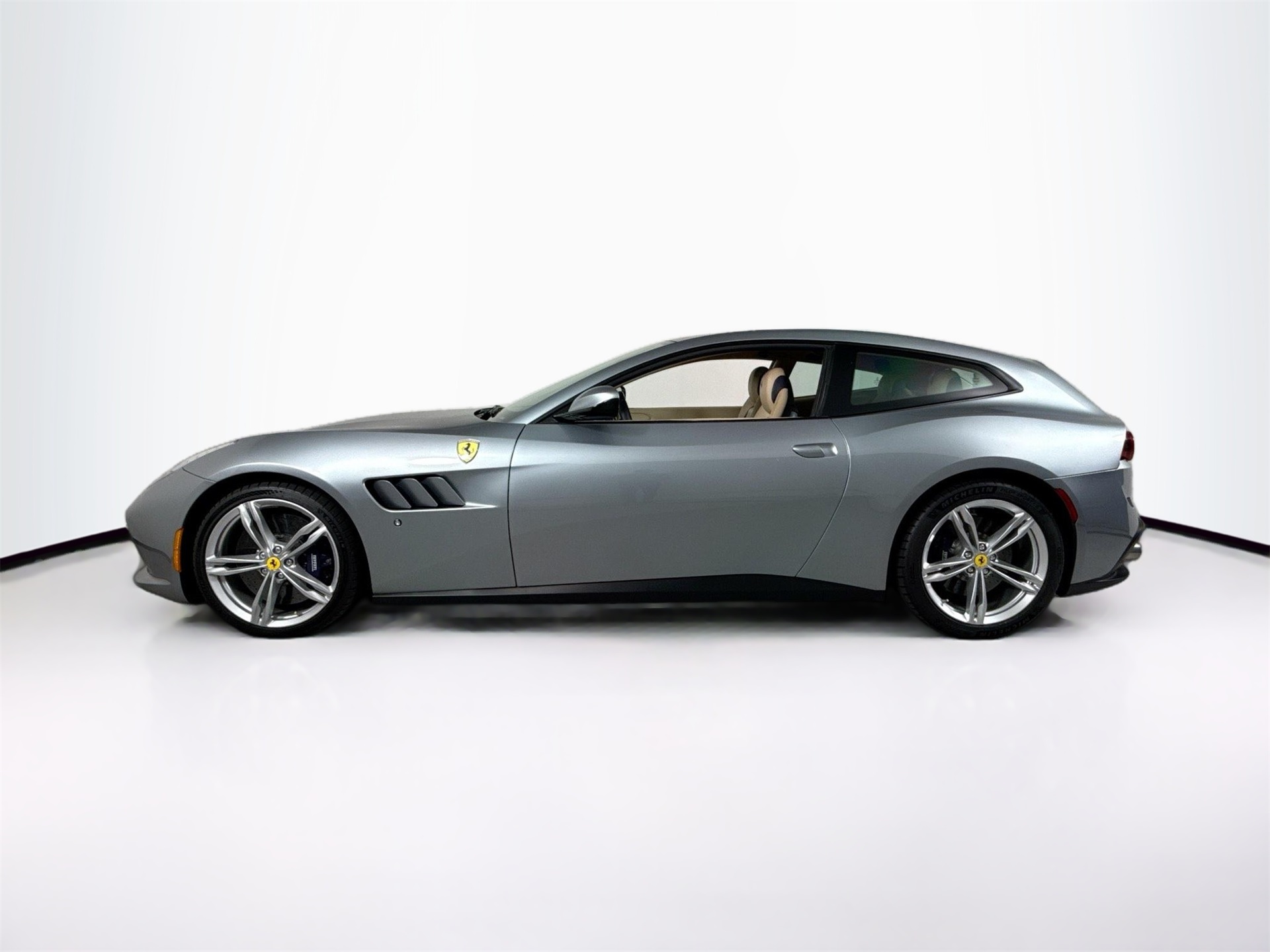 2018 Ferrari GTC4Lusso photo 4