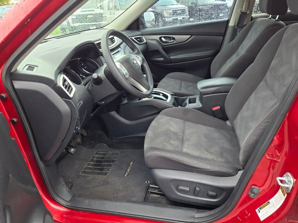 2016 Nissan Rogue SV photo 15