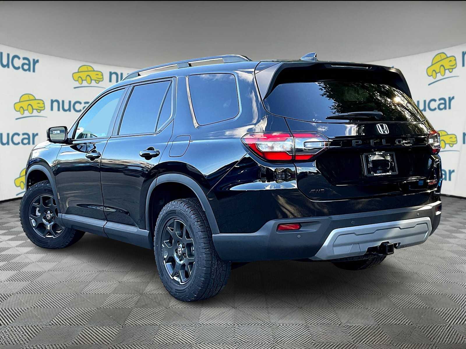 2025 Honda Pilot TrailSport photo 4