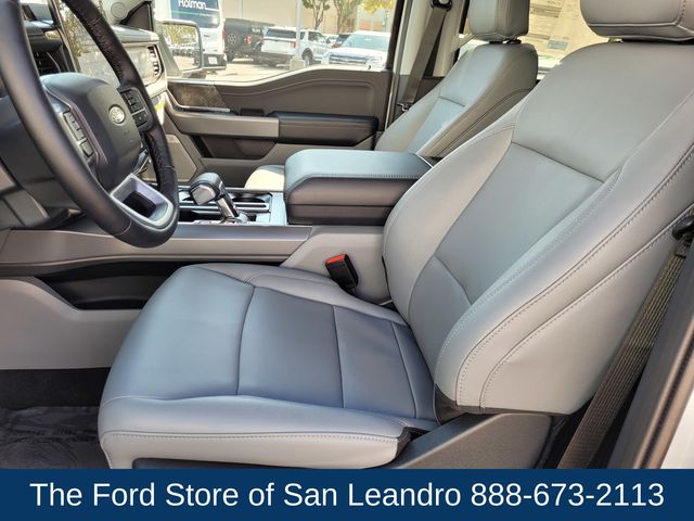 2025 Ford F-150 Lightning photo 23