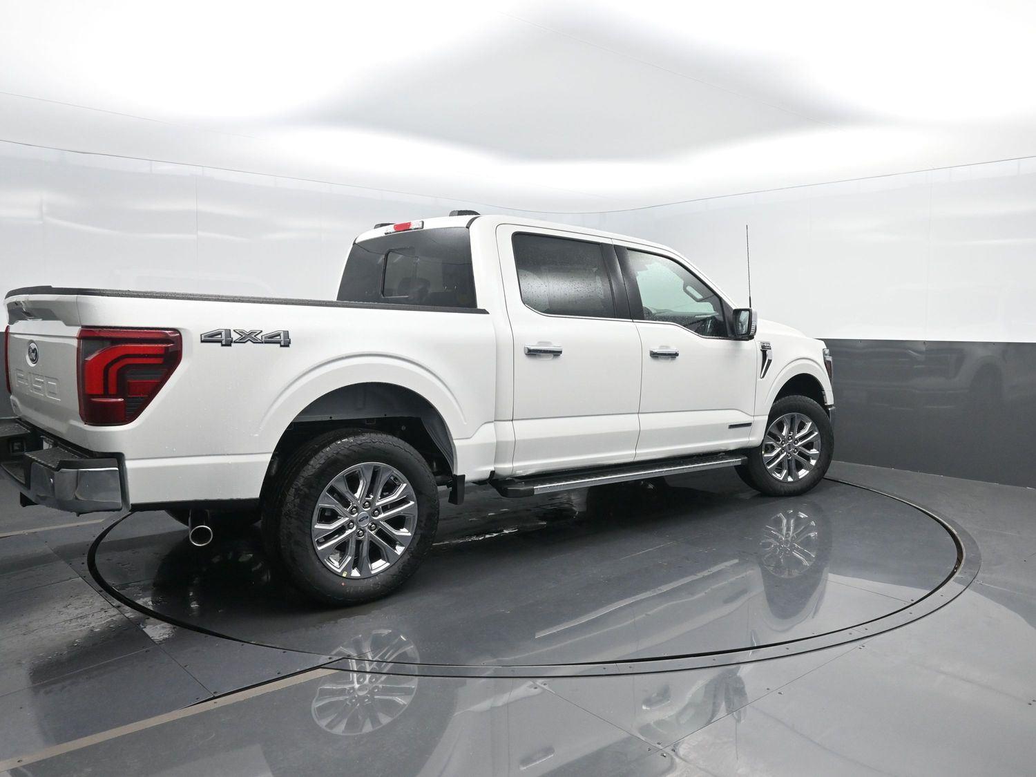 2025 Ford F-150 Lariat photo 2