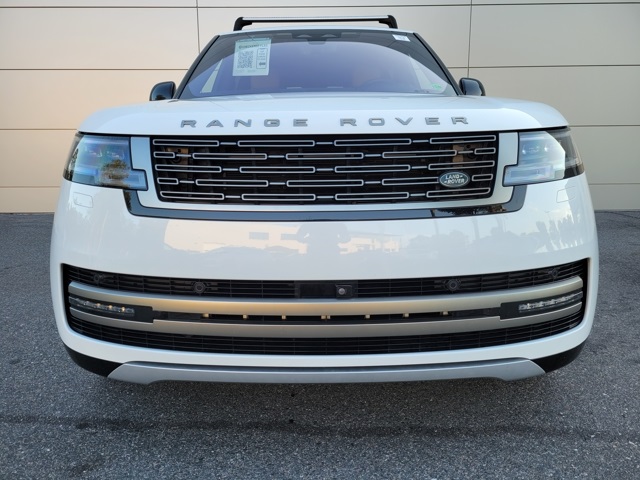 2023 Land Rover Range Rover SE photo 10