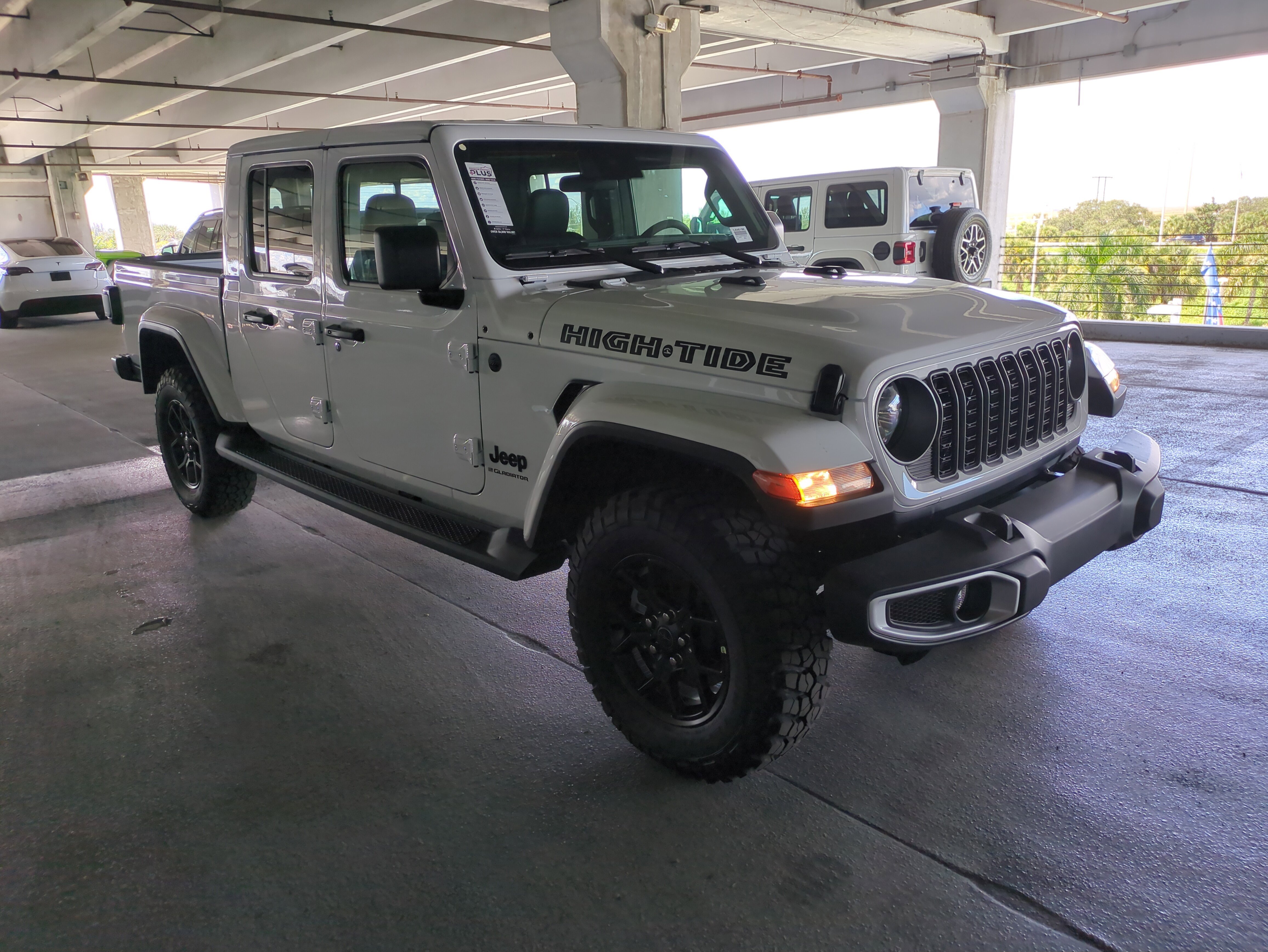 2025 Jeep Gladiator High Tide's photo