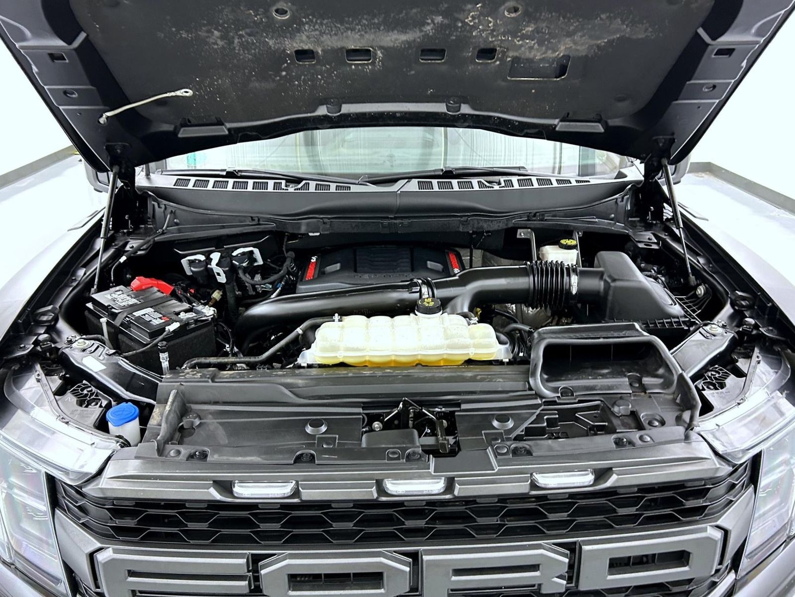 2022 Ford F-150 Raptor photo 24