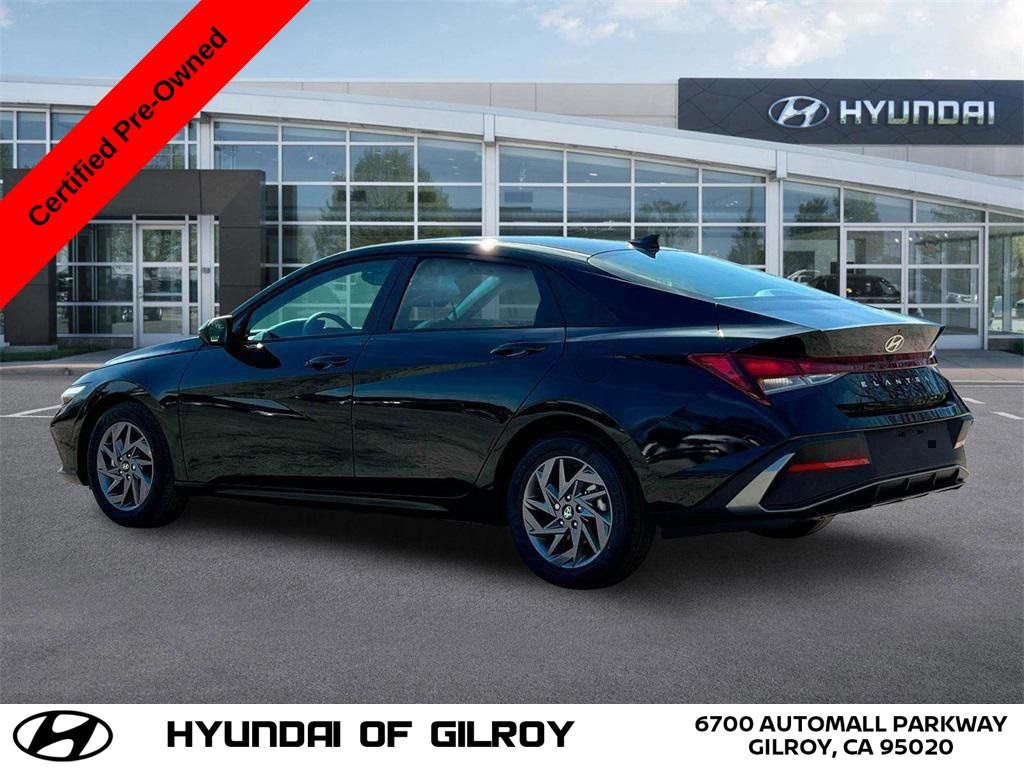 2024 Hyundai Elantra SEL photo 2