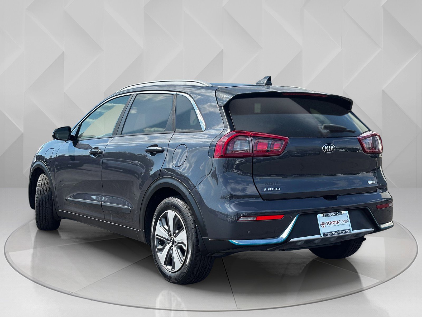 2019 Kia Niro Plug-In Hybrid EX Premium photo 2