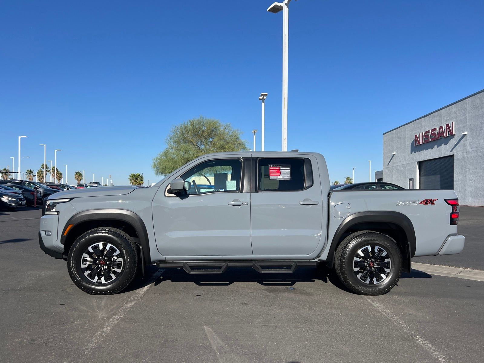 2023 Nissan Frontier PRO-4X photo 3