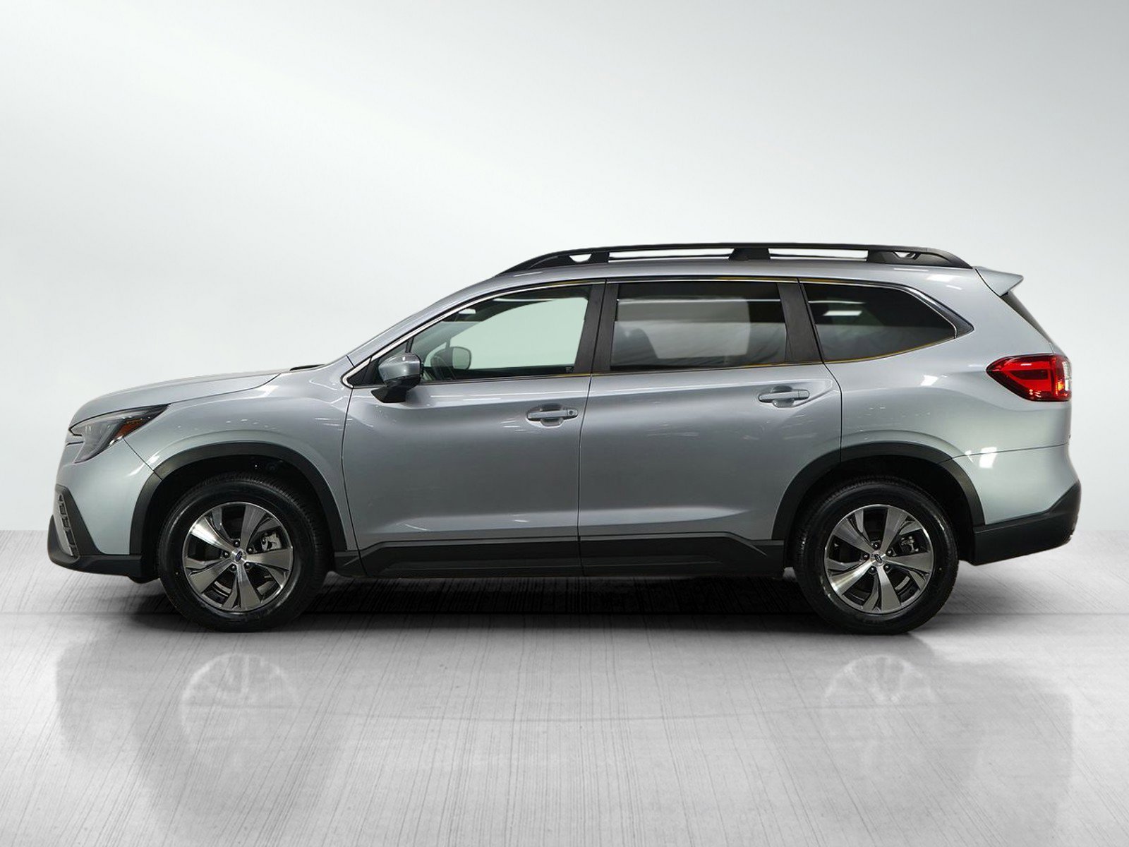 Used 2024 Subaru Ascent Premium with VIN 4S4WMAED9R3445652 for sale in Burnsville, Minnesota