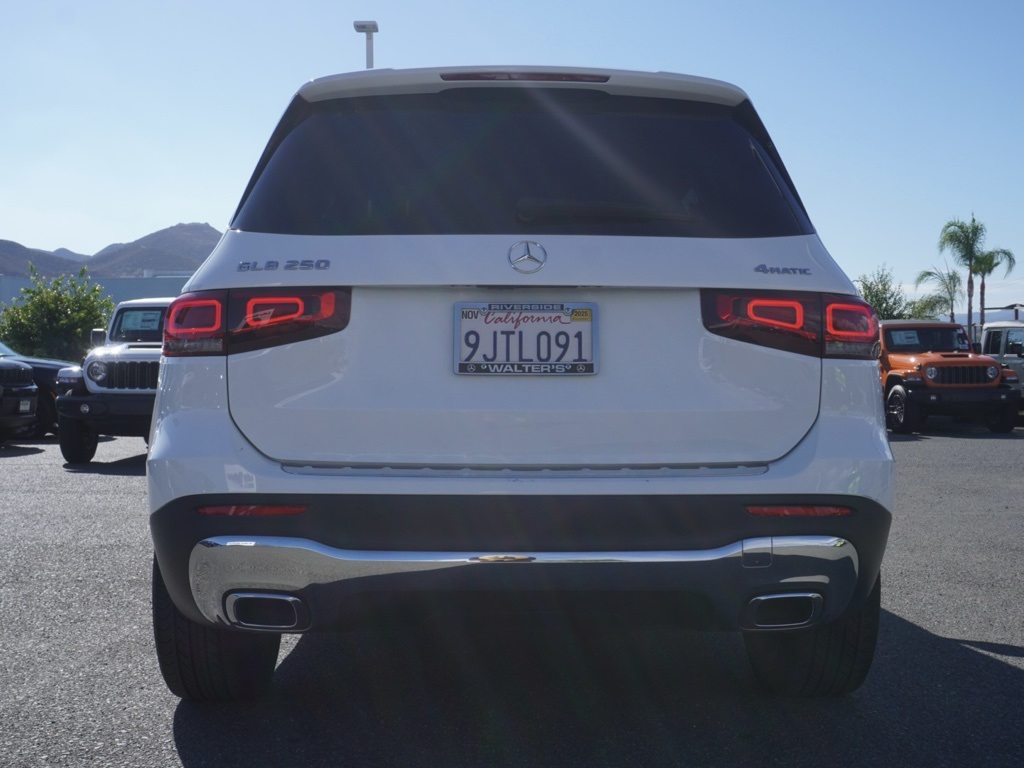 2023 Mercedes Benz GLB 250 4MATIC photo 3