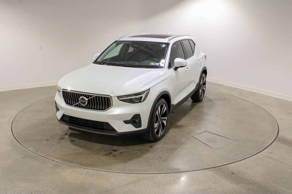 2025 Volvo XC40 Plus