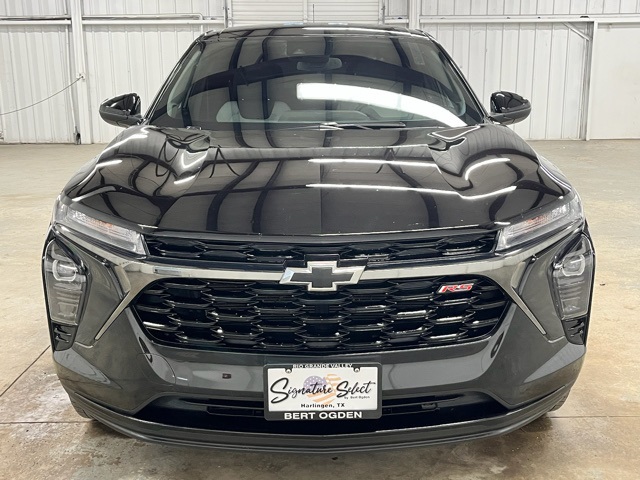 2024 Chevrolet Trax photo 2