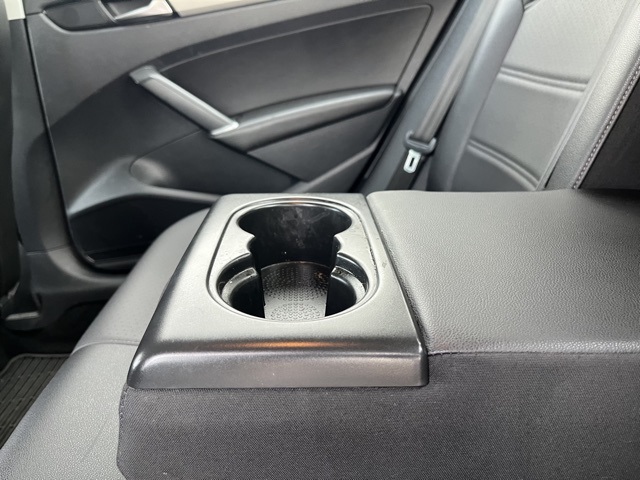 2022 Volkswagen Passat 2.0T SE photo 40