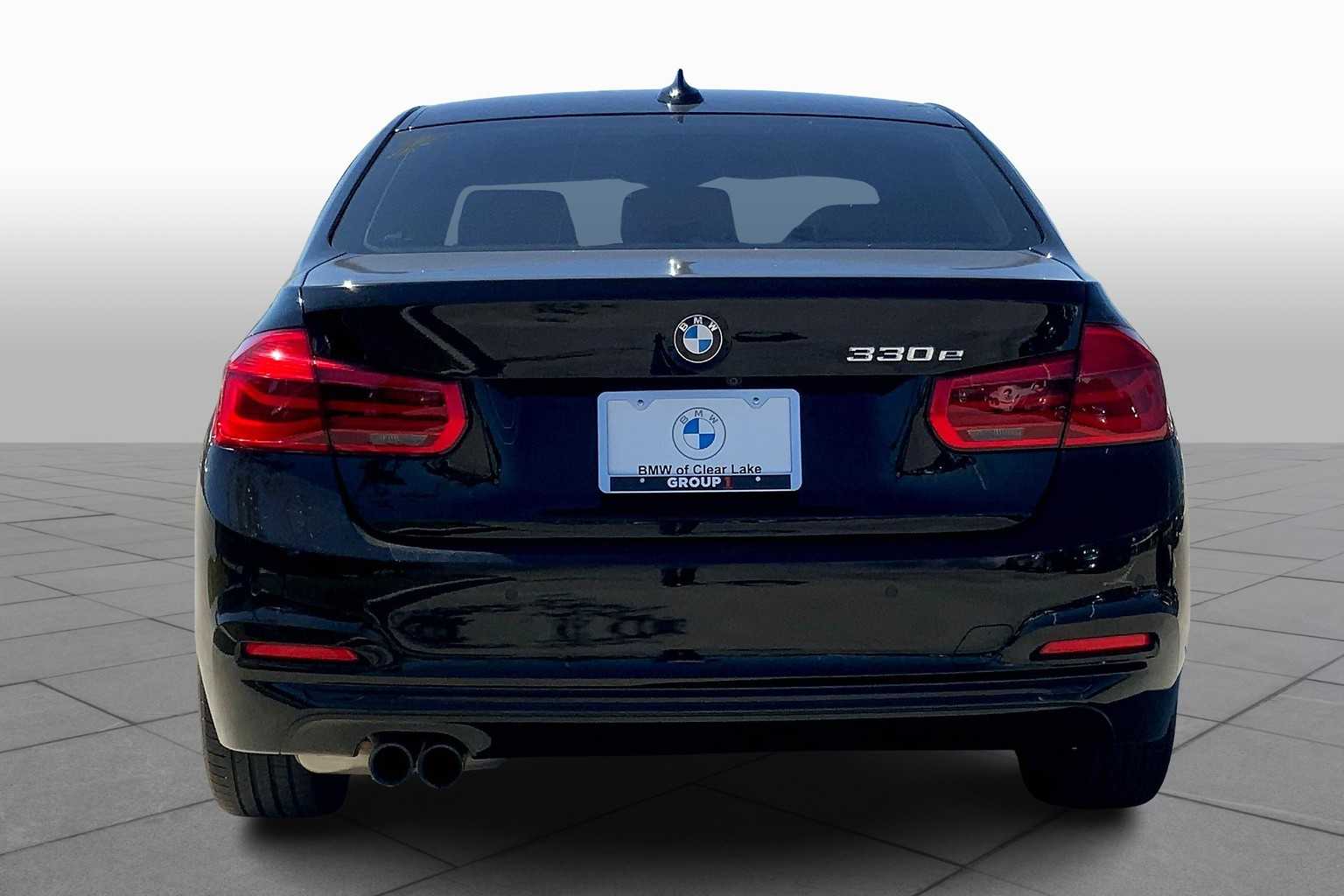 2017 Bmw 330e 3-Series photo 4