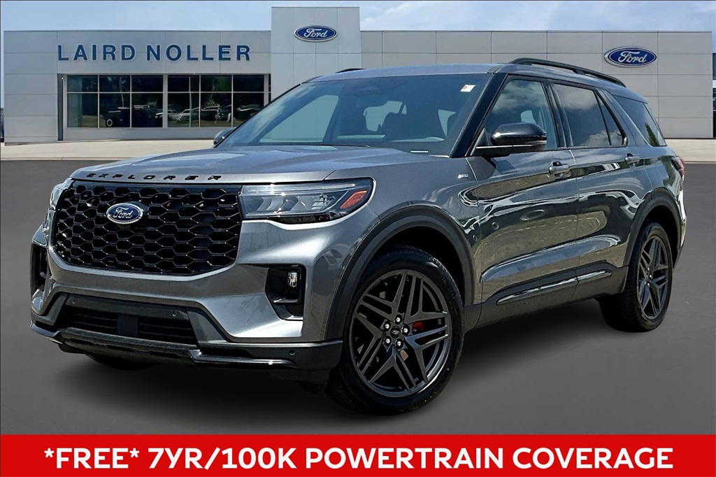 2025 Ford Explorer ST-LINE's photo