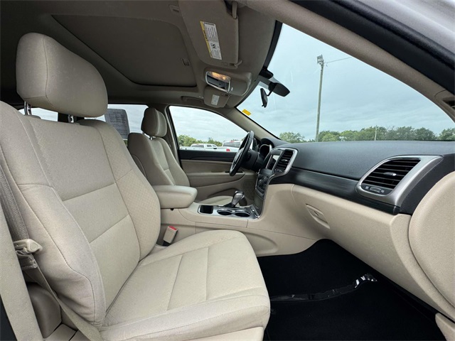2021 Jeep Grand Cherokee Laredo E photo 2