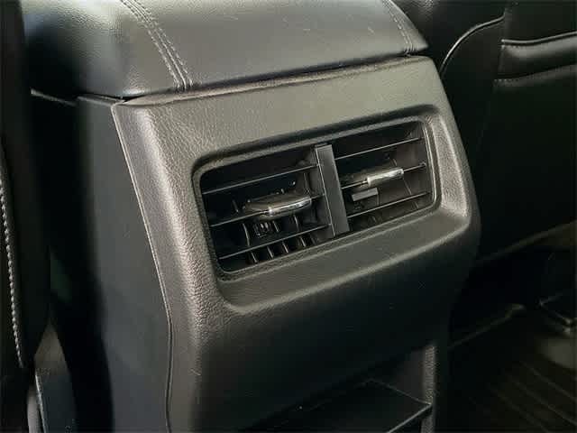 2021 Ford Edge SEL photo 23