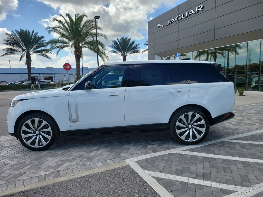2025 Land Rover Range Rover Autobiography photo 2