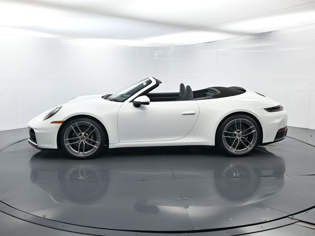 2025 Porsche 911 photo 2