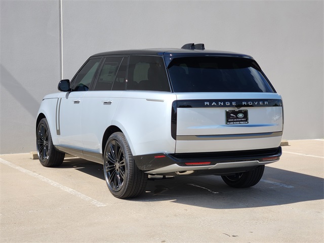 2025 Land Rover Range Rover SE photo 3