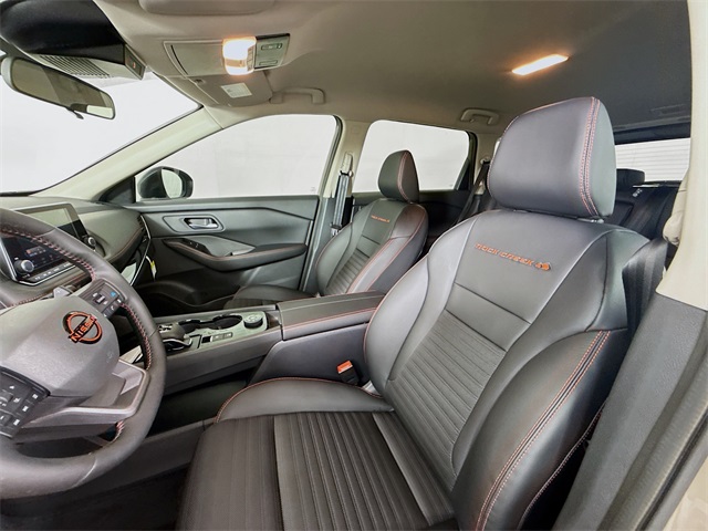 2026 Nissan Rogue SV photo 4