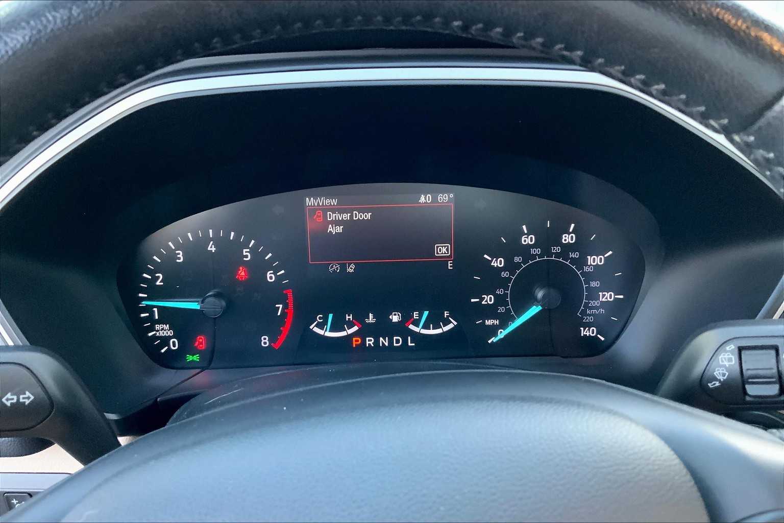 2020 Ford Escape SEL photo 23