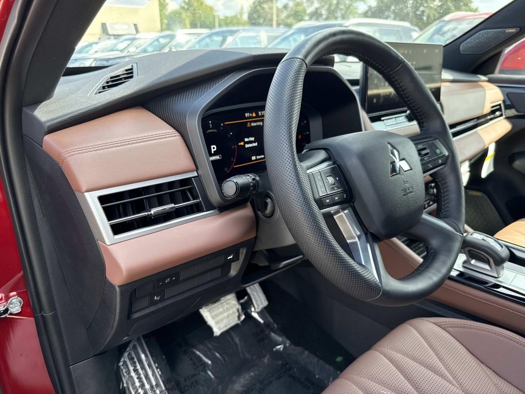 2025 Mitsubishi Outlander SEL photo 19