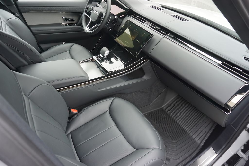 2025 Land Rover Range Rover Sport SE photo 21