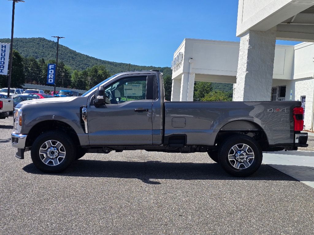 2025 Ford F-350 XLT photo 22