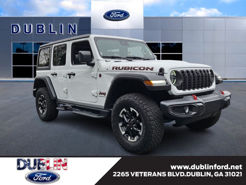 2024 Jeep Wrangler 4-Door Rubicon's photo