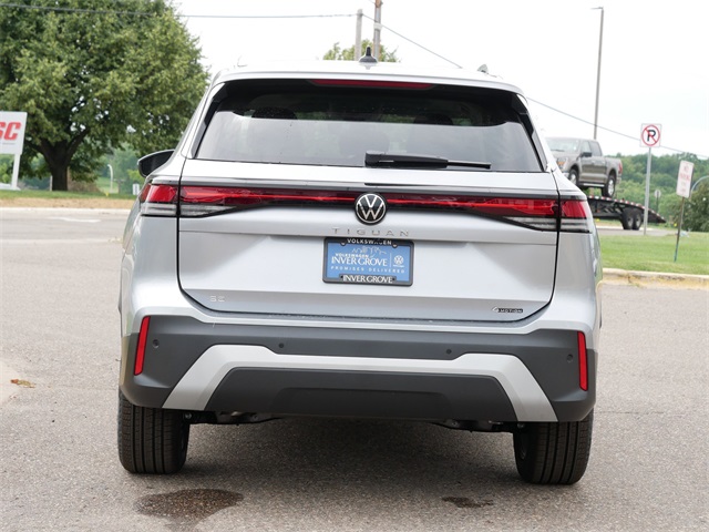 2025 Volkswagen Tiguan SE photo 2